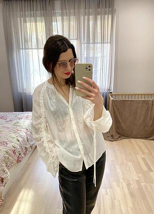 Дуже красива біла легка  сорочка