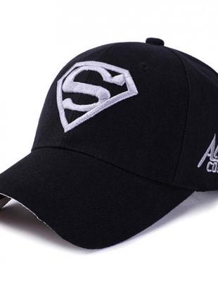 Кепка від бренду narason чорна з білим лого superman. артикул: 45-0620
