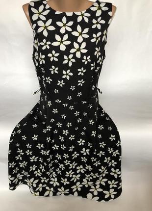 Красивое платье в цветочек