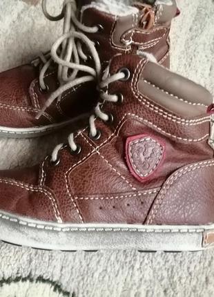 Ботинки кроссовки ,демисезонные
babbi shoes
размер 27