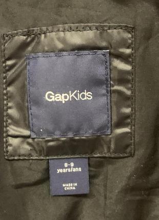 Тёплая стёганая жилетка gap kids с капюшоном размер xxs / xs на возраст 8-9лет9 фото