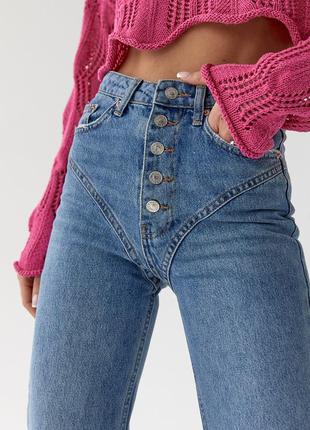 Женские джинсы с фигурной кокеткой
