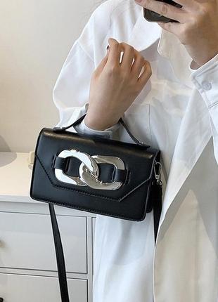 Женская классическая сумка через плечо кросс-боди с кольцами на ремешке черная5 фото