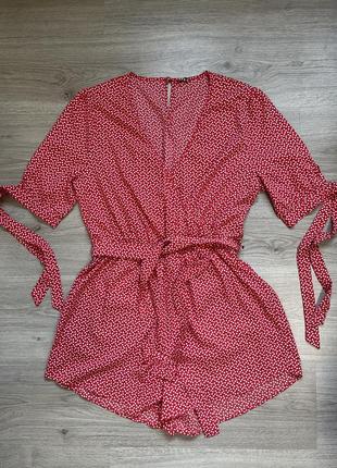 Класний літній комбінезон в сердечка