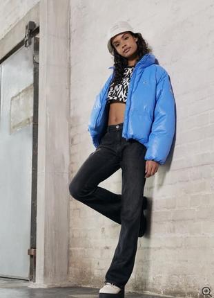 Курточка блакитна tommy Сумка hilfiger3 фото