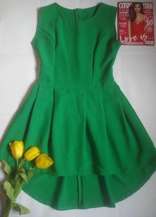 Платье с ассиметрией зеленого цвета