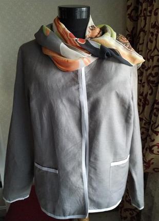 Льняной,натуральный даже внутри пиджак  размер европ 46 (наш54).бренд кwomen.