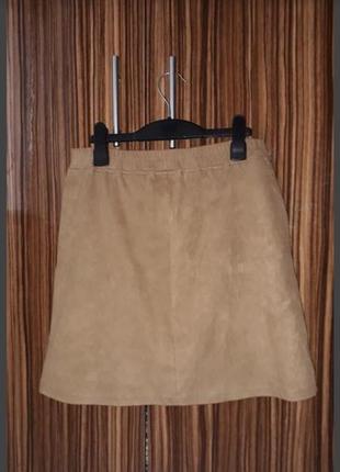 Модная бежевая юбка трапеция на пуговицах ткань под замшу2 фото
