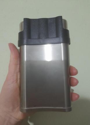 Пляшечка, з нержавіючої сталі, нова. ak. є 2 шт, цвга вказана за 1 шт.