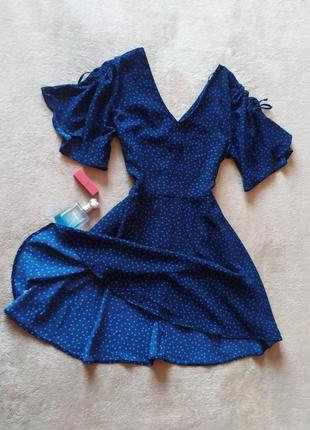 Шикарное качественное базовое платье в горошек со зтяжками на рукавах2 фото