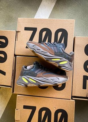Чоловічі кросівки adidas yeezy boost 700 mauve3 фото