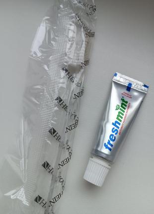 Дорожній набір зубна щітка + паста