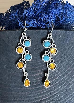 Очень красивые серьги в национальных цветах )