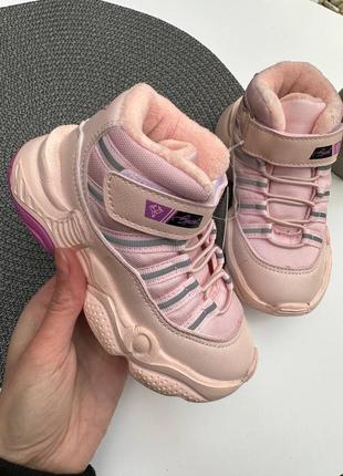 Утепленные кроссовки