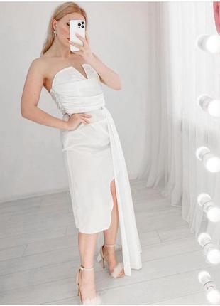Белое платье с шлейфом1 фото