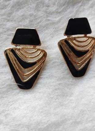 Винтажные серьги- пусеты в золотом металле с черной эмалью