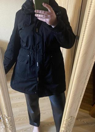 Стильная удлинённая чёрная куртка по талии кулиска 52-54 р5 фото