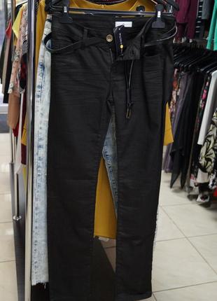 Прямі джинси від французького бренду cache cache