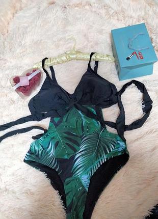 Модный купальник с принтом.