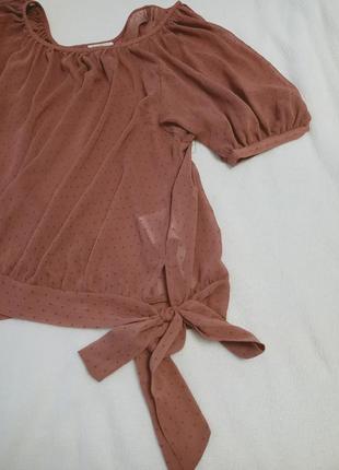 Очень легкая блуза с завязкой на бедрах4 фото