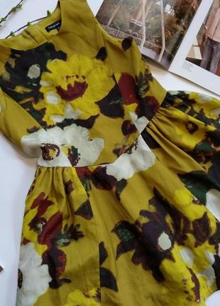 Гарненьке плаття для дівчинки