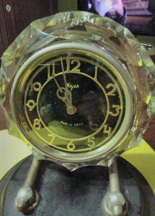 Оригінальний  робочий годинник маяк з кришталевим корпусом, срср!