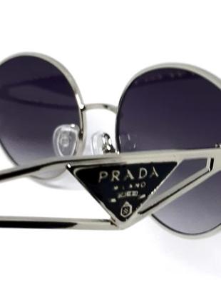 Женские в стиле prada солнцезащитные очки овальные серый градиент в серебристом металле6 фото