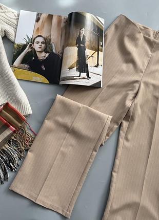 Стильные брюки свободного кроя