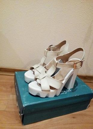 Классные босоножки