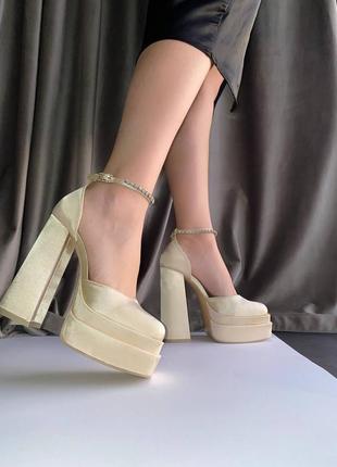 Туфли атласные на высоком каблуке платформе женские