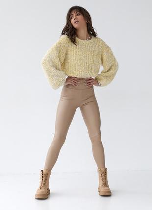 Укорочений жовтий пухнастий светр джемпер з об'ємними рукавами5 фото