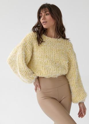 Укорочений жовтий пухнастий светр джемпер з об'ємними рукавами4 фото