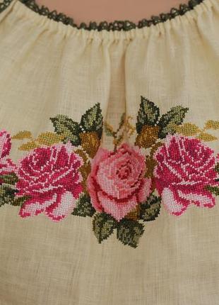 Невероятное платье с ручной вышивкой «розовые лепестки»6 фото