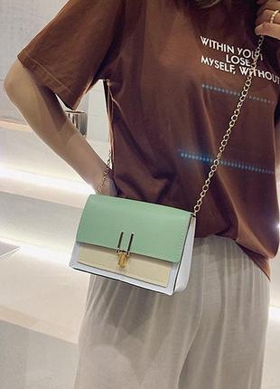 Стильная и модная женская мини сумочка клатч. маленькая сумка на цепочке для девушки разноцветная4 фото