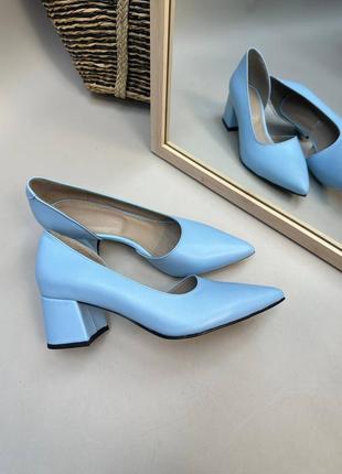 Женские туфли лодочки из натуральной кожи голубого цвета на каблуке 6 см4 фото