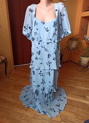 Платье фирмы boohoo