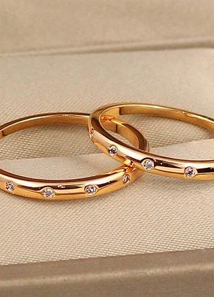 Кільце xuping jewelry тонке з п'ятьма фіанітами р 17 золотисте