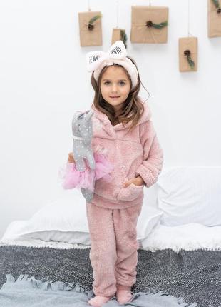 Уютная теплая пижама с носочками в подарок маленькой принцессе