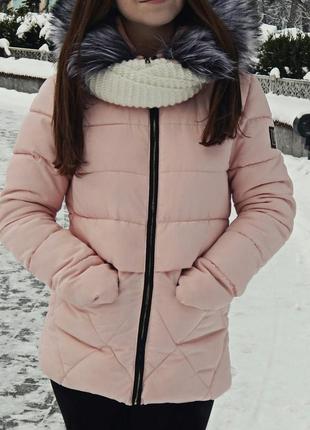 Зимова куртка пуховик
