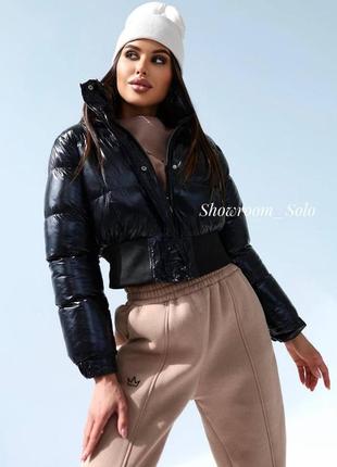 Куртка💚new collection💚
#1032г.н
размеры: 42,44,46
наполнитель: холофайбер 
цвет: черный, белый, сирень, трава, малина
фабричный китай 🇨🇳10 фото