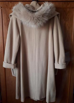 Кашемірове пальто зі знімним коміром-капюшоном.2 фото
