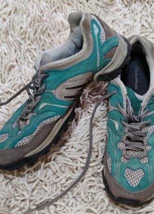 Треккинговые кроссовки фирмы quechua concept.размер 38