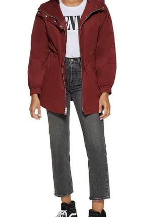 Жіноча вітровка levi's