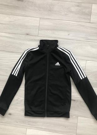 Фирменная кофта