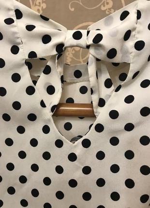 Величезний вибір красивих блуз і сорочок.