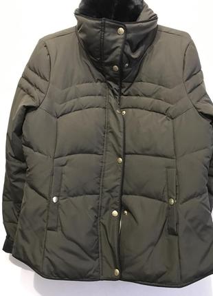 Куртка из коллекции vila. утепленная модель выполнена из стеганого материала.