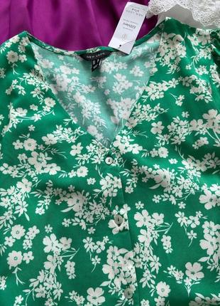 Шикарная блуза в цветы2 фото