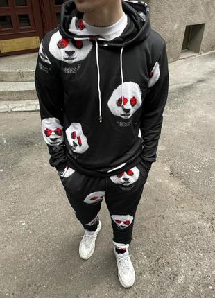 Мужской спортивный костюм