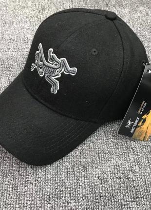 Вовняні кепки бейсболки arcteryx