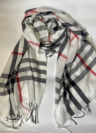 Шарф демисезонный бело-черный